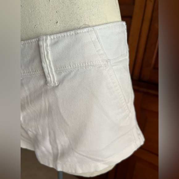 American Eagle Low-Waist Shorts - Picture 3 of 5